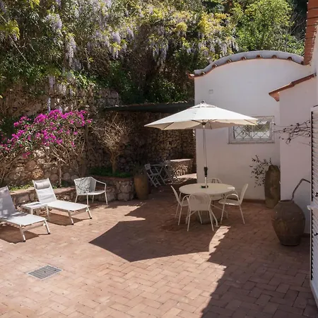 La Casa Di Enzo Capri
